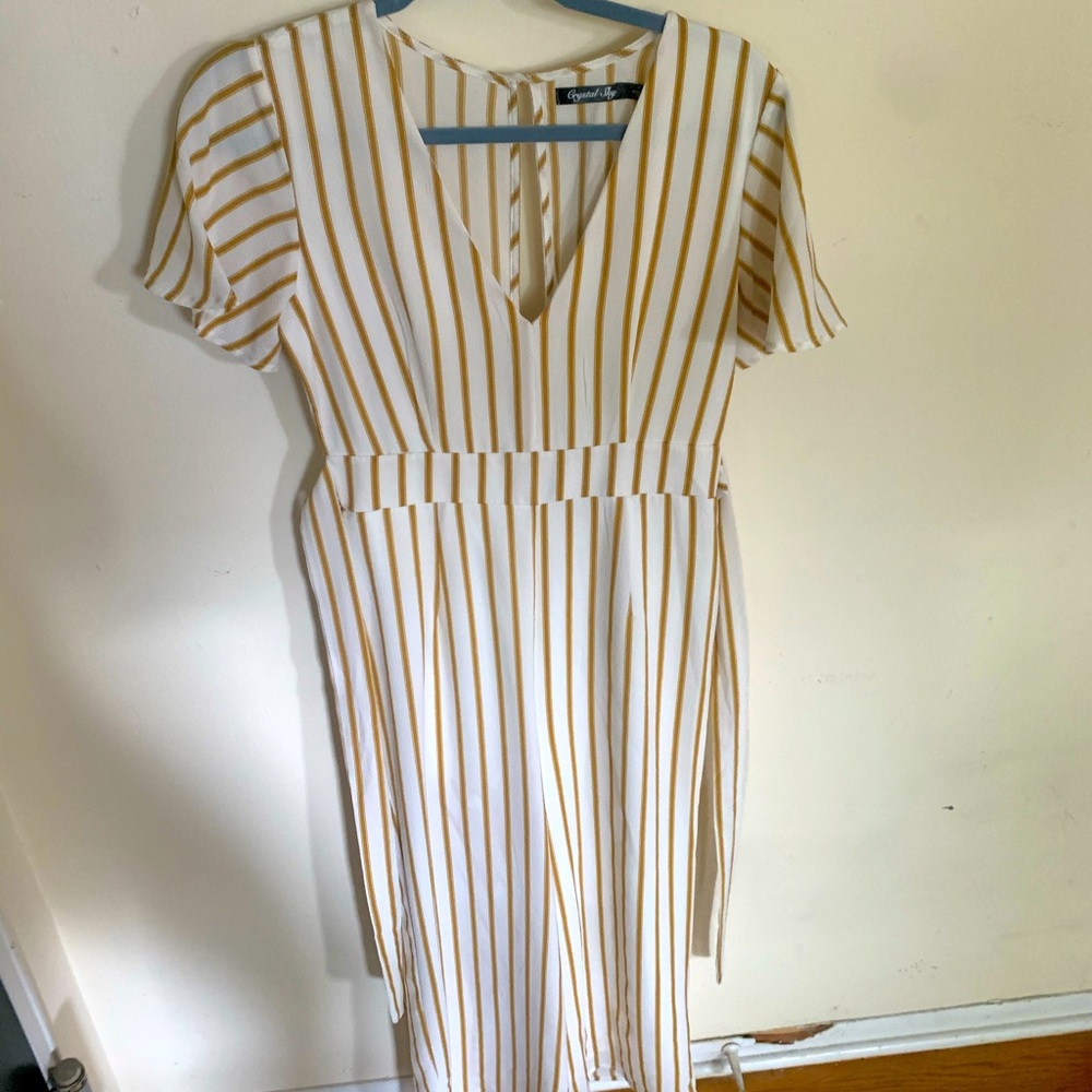 Juniors Short Sleeved White and Yellow Jumper